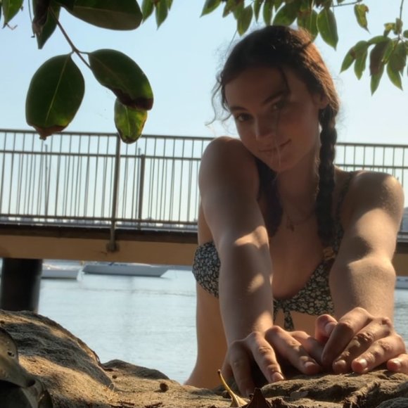 Meet your Posher, alissa - Picture 1 of 4